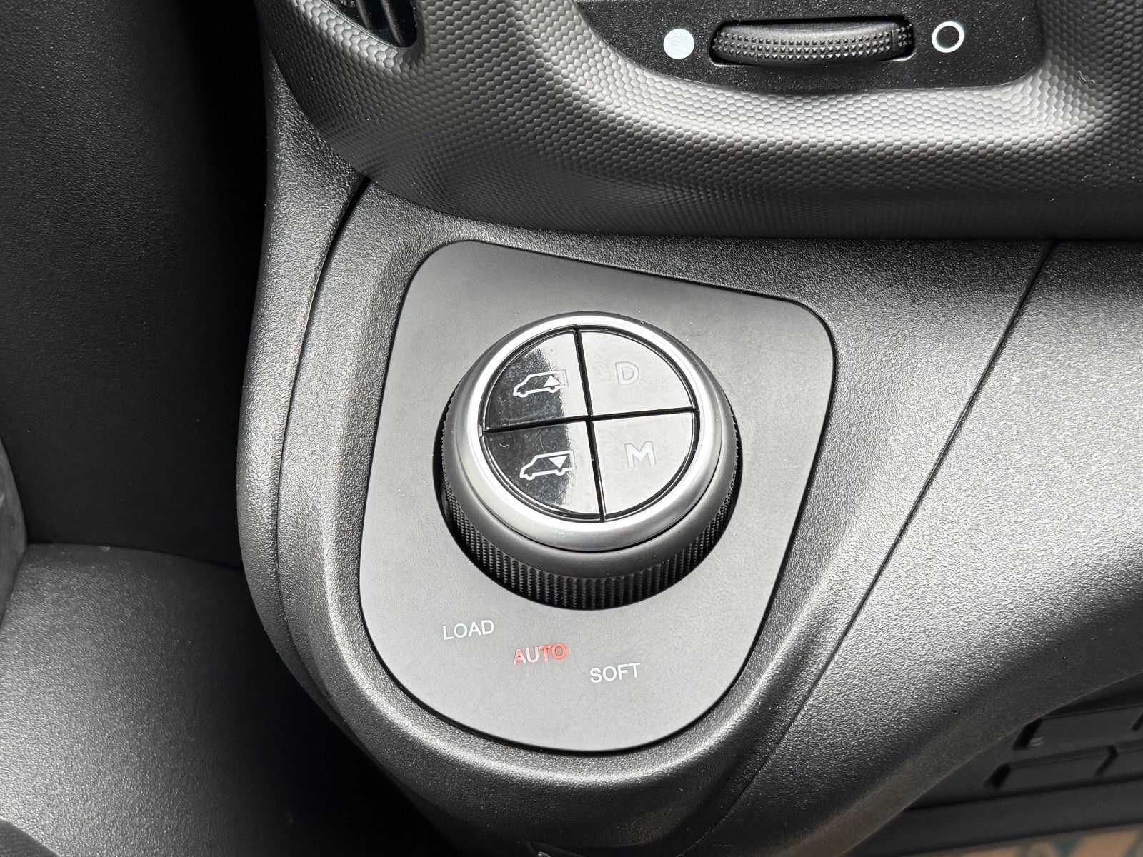 Fahrzeugabbildung Iveco Daily 35S18HA8 3.0L *R3.520mm*AHK*2xSchiebetür*