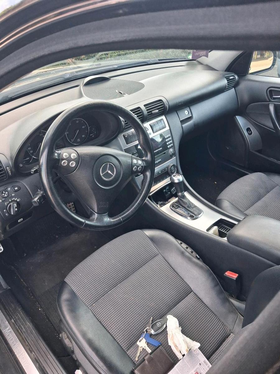 Mercedes-Benz C320 2006 — photo 6