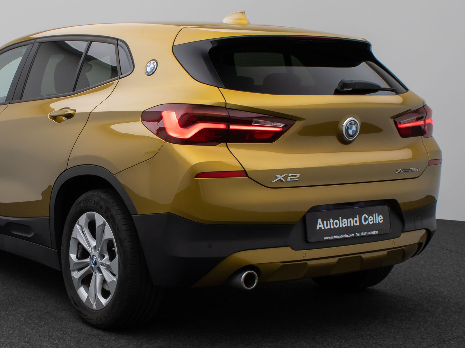 Fahrzeugabbildung BMW X2 xD25e Kamera HUD DAB Navi+ Alarm Sport LED