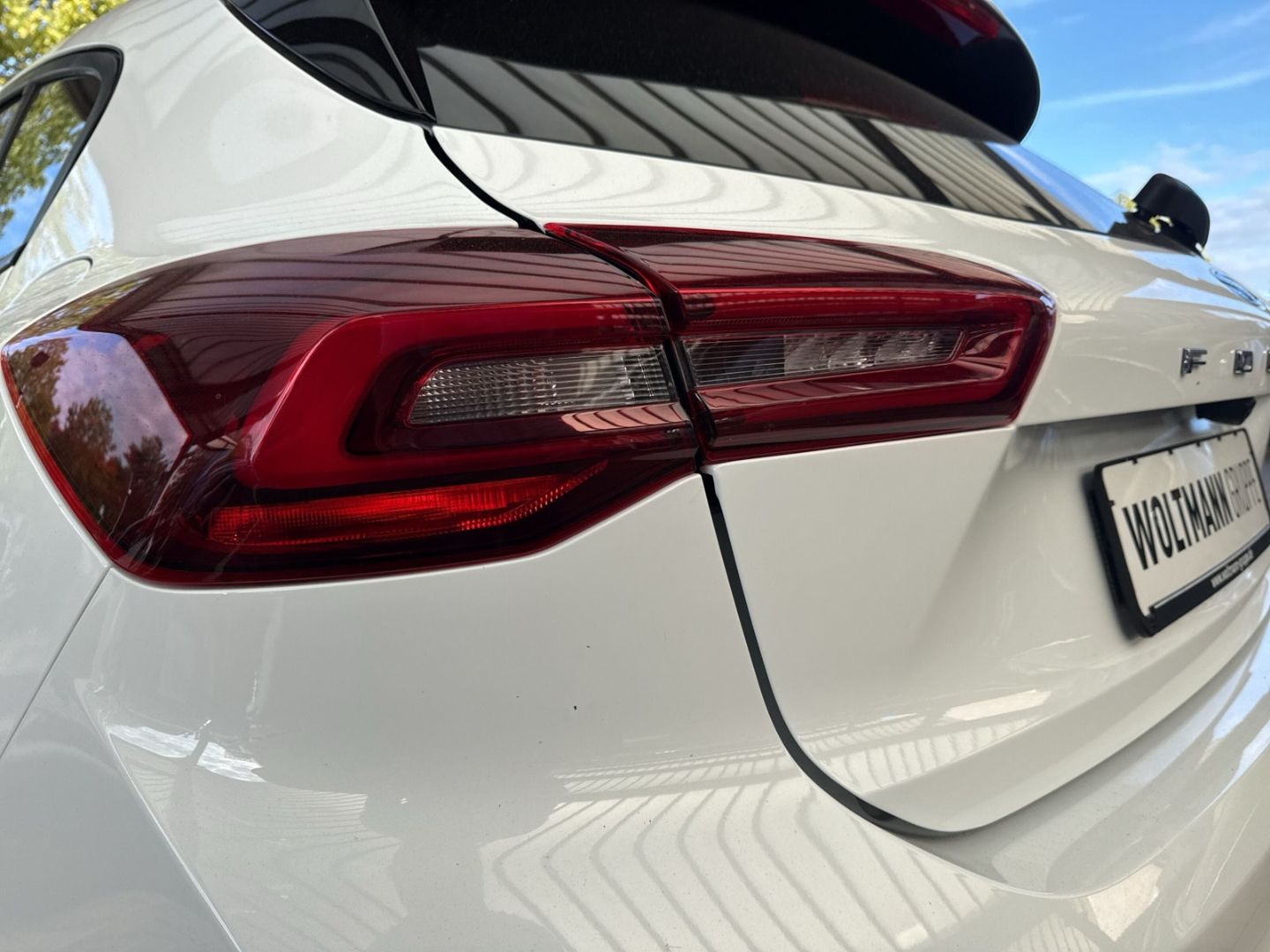 Fahrzeugabbildung Ford Focus ST-Line Kamera Navi DAB ACC TWA Induktion