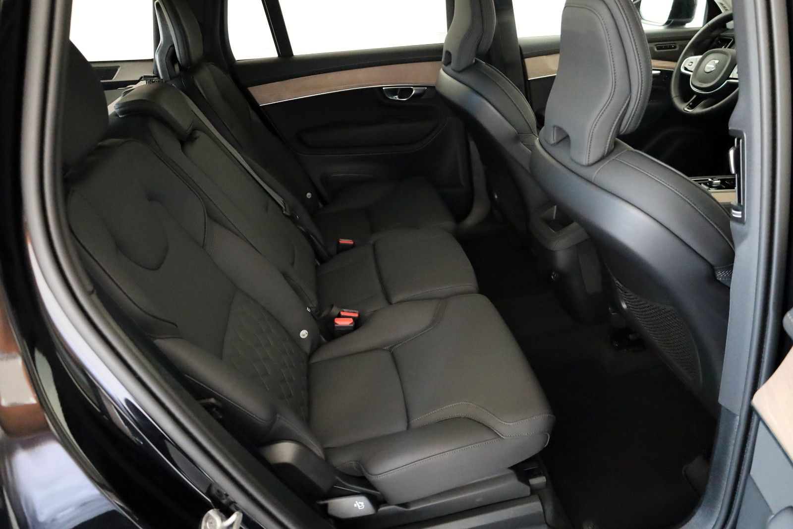 Fahrzeugabbildung Volvo XC90 Plus Bright AWD,7Sitze4xSH,360Kam.,HUD,,AHK