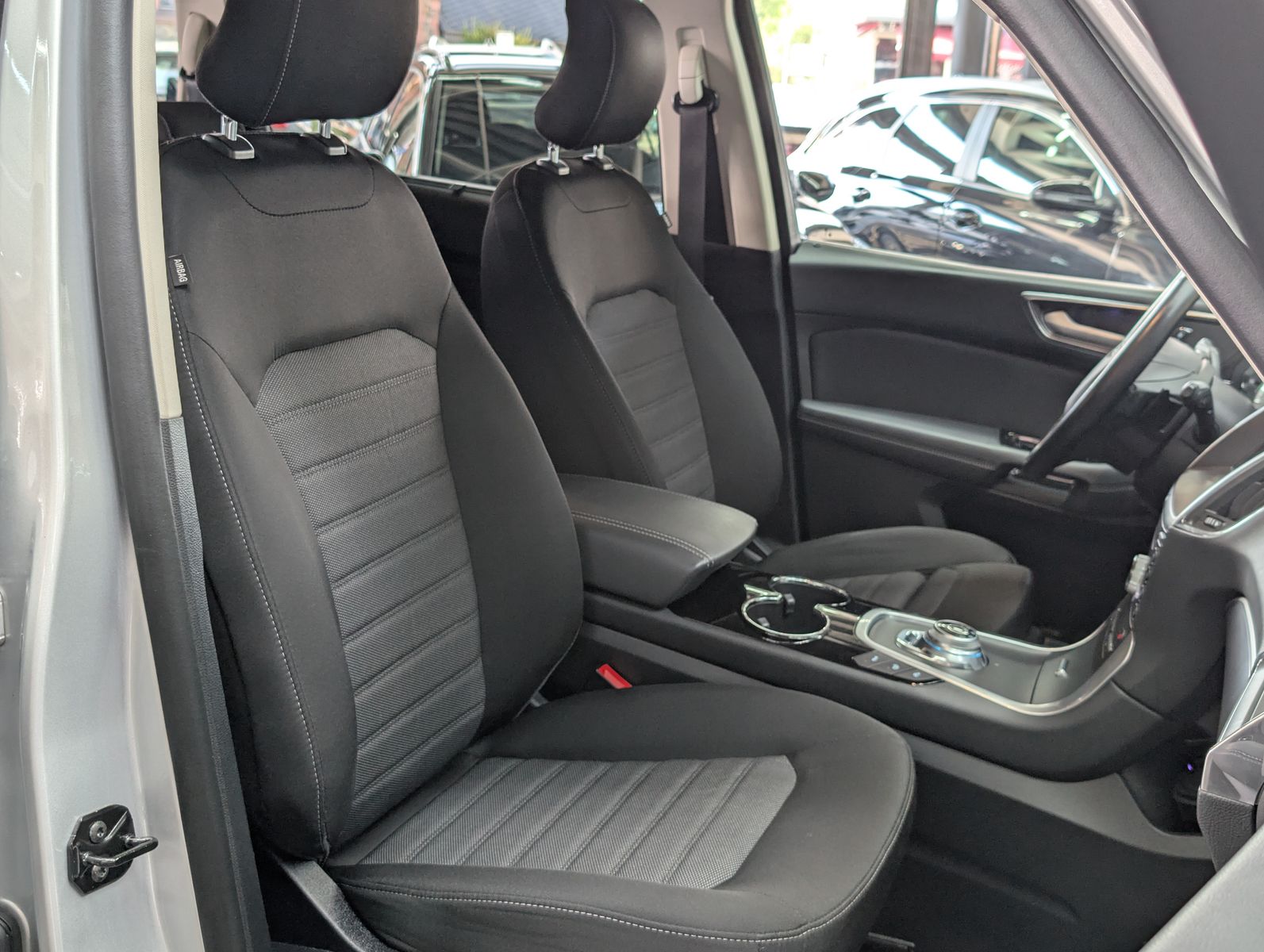 Fahrzeugabbildung Ford Galaxy Titanium 2.0 EB ACC PANO AHK LED 7-SITZE