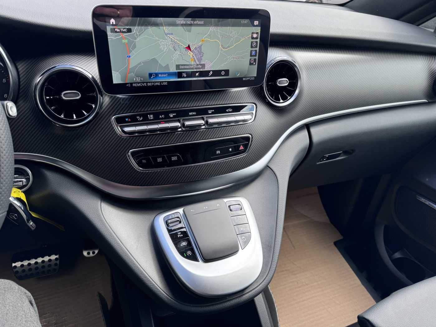 Fahrzeugabbildung Mercedes-Benz V 250 d EDITION 4MATIC AMG DISTRONIC AHK Tisch