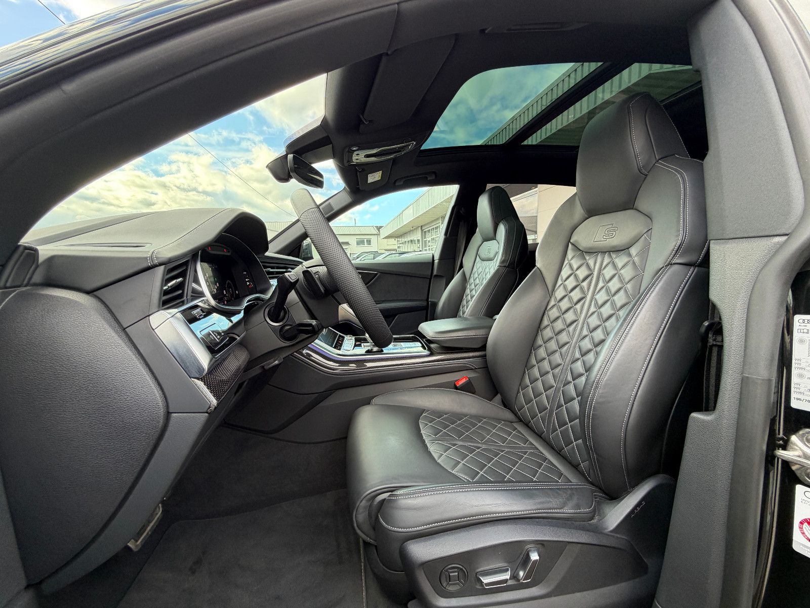 Fahrzeugabbildung Audi Q8 50 TDI Quattro/COMPETITION-PLUS/CARBON/VOLL