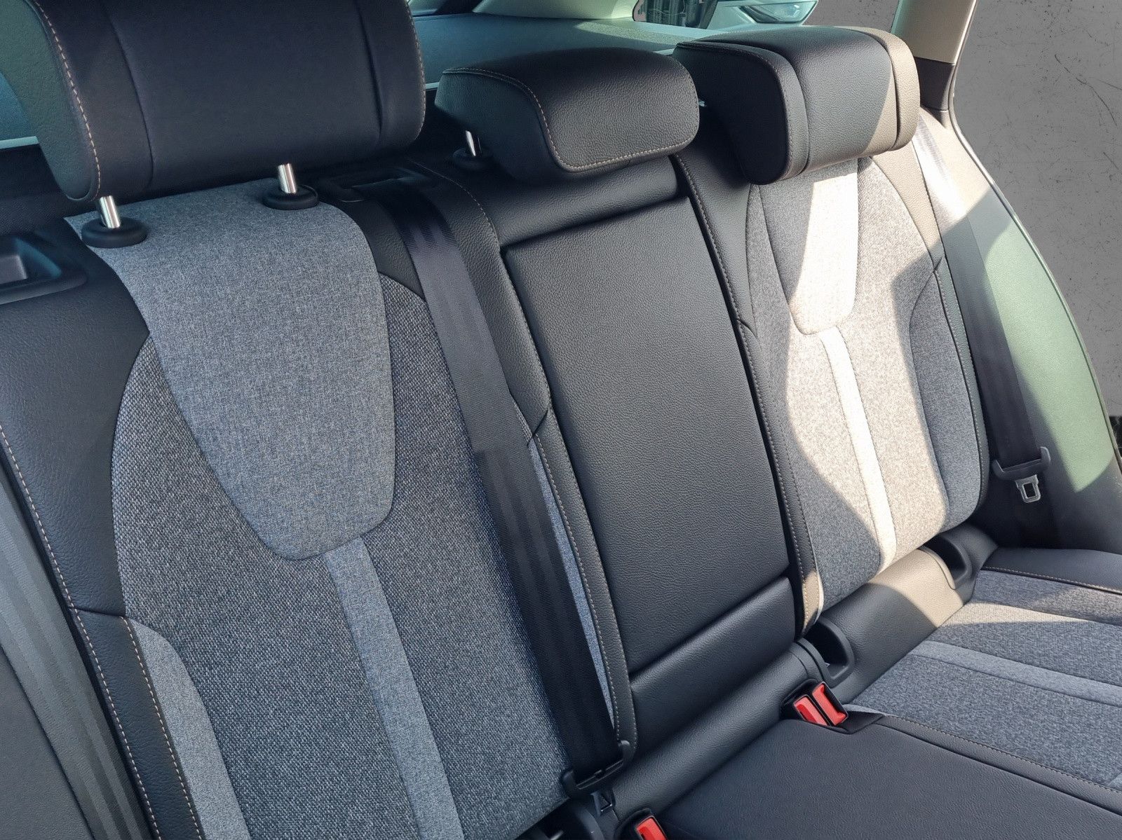 Fahrzeugabbildung SKODA Octavia Combi 1.5 TSI mHEV Balance AHK Li/Si+