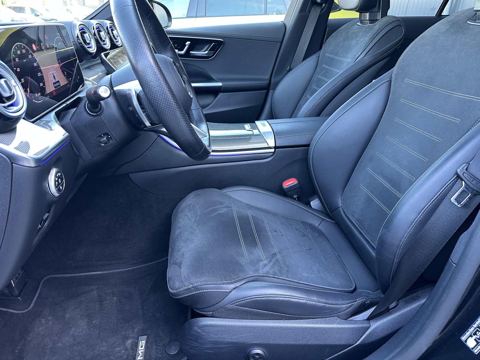 Fahrzeugabbildung Mercedes-Benz C 220d T Edition AMG Line NAV+LED+PANO+BURMESTER