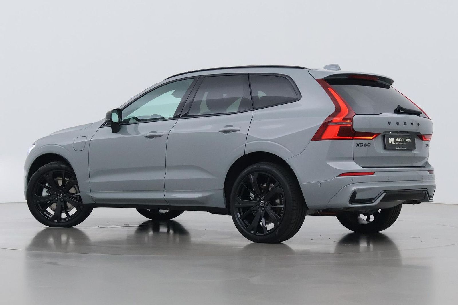 Volvo XC60 T6 Plus Black Edition | panorama dach | Har imagem 2