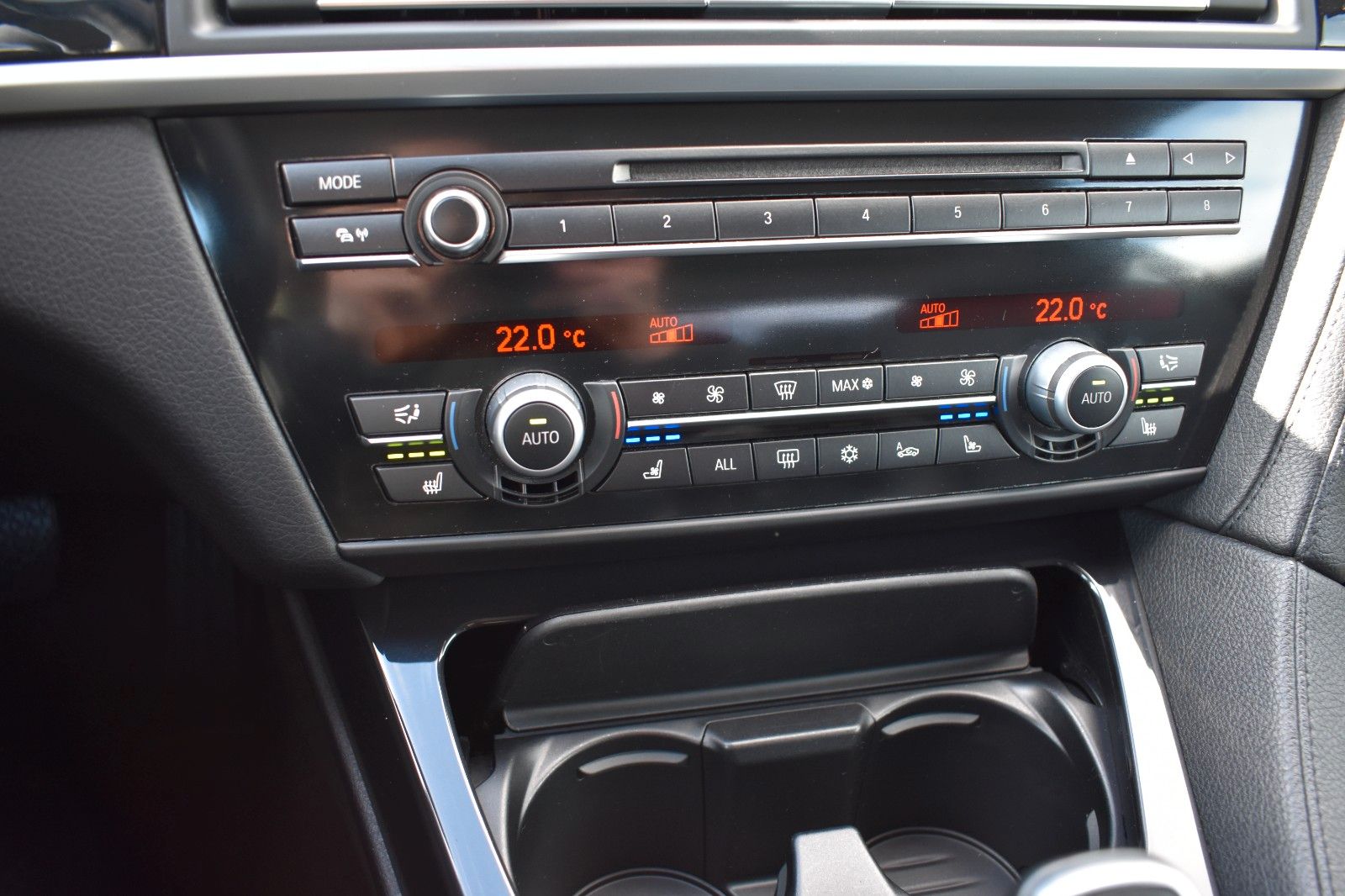 Fahrzeugabbildung BMW 640 i Coupe Schwarz Schwarz