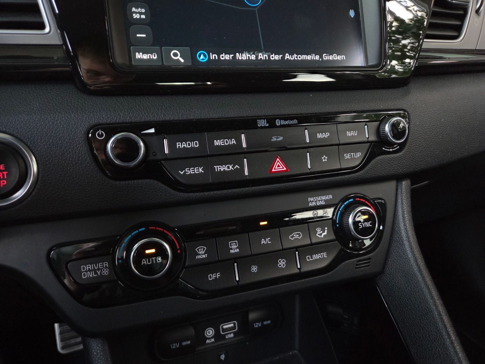 Fahrzeugabbildung Kia Niro Spirit PHEV AHK MEMORY LED NAVI SHZ RFK