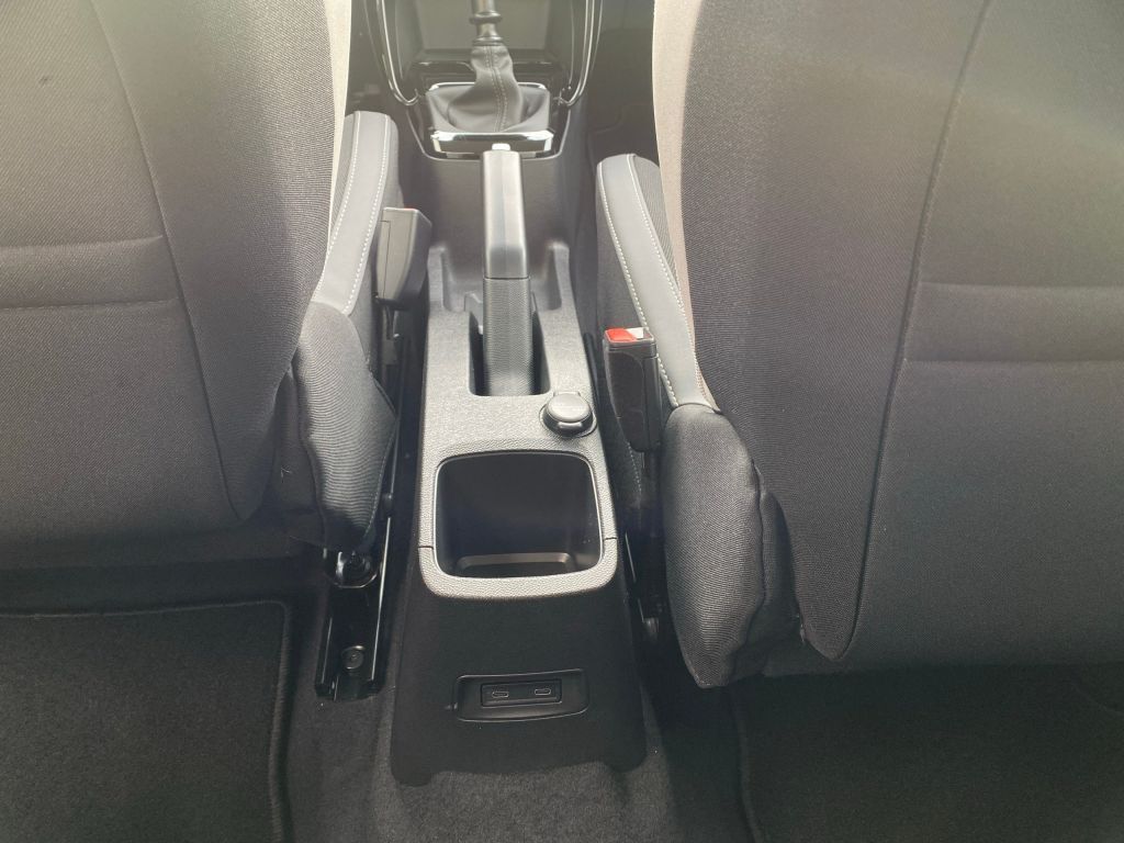 Fahrzeugabbildung Citroën C3 Aircross Turbo 100 PLUS *Winterpaket*Cam*CP*