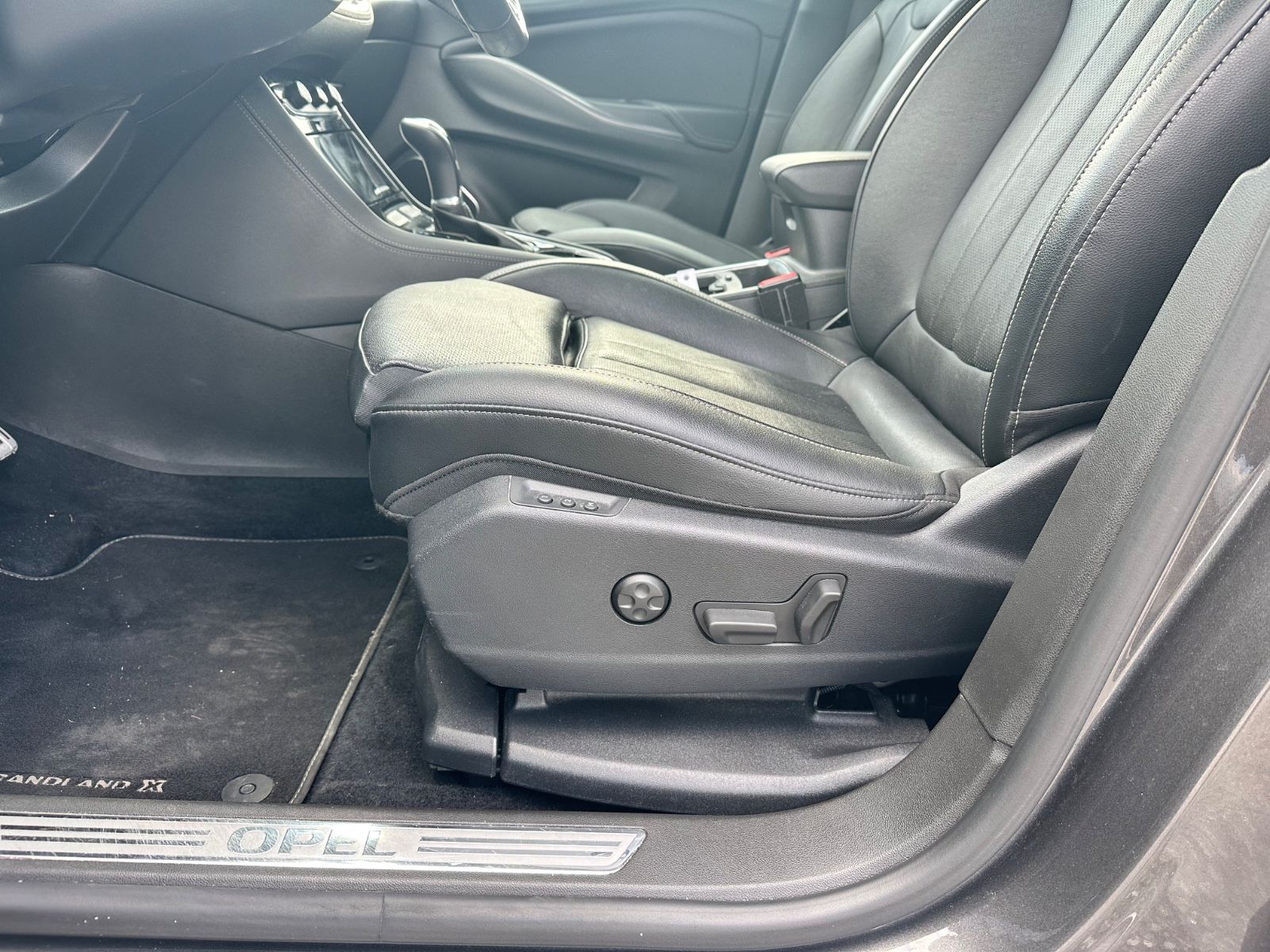 Fahrzeugabbildung Opel Grandland Ultimate*Automatik*Nur an Händler