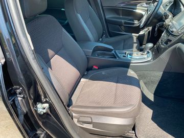 Opel Insignia - 11