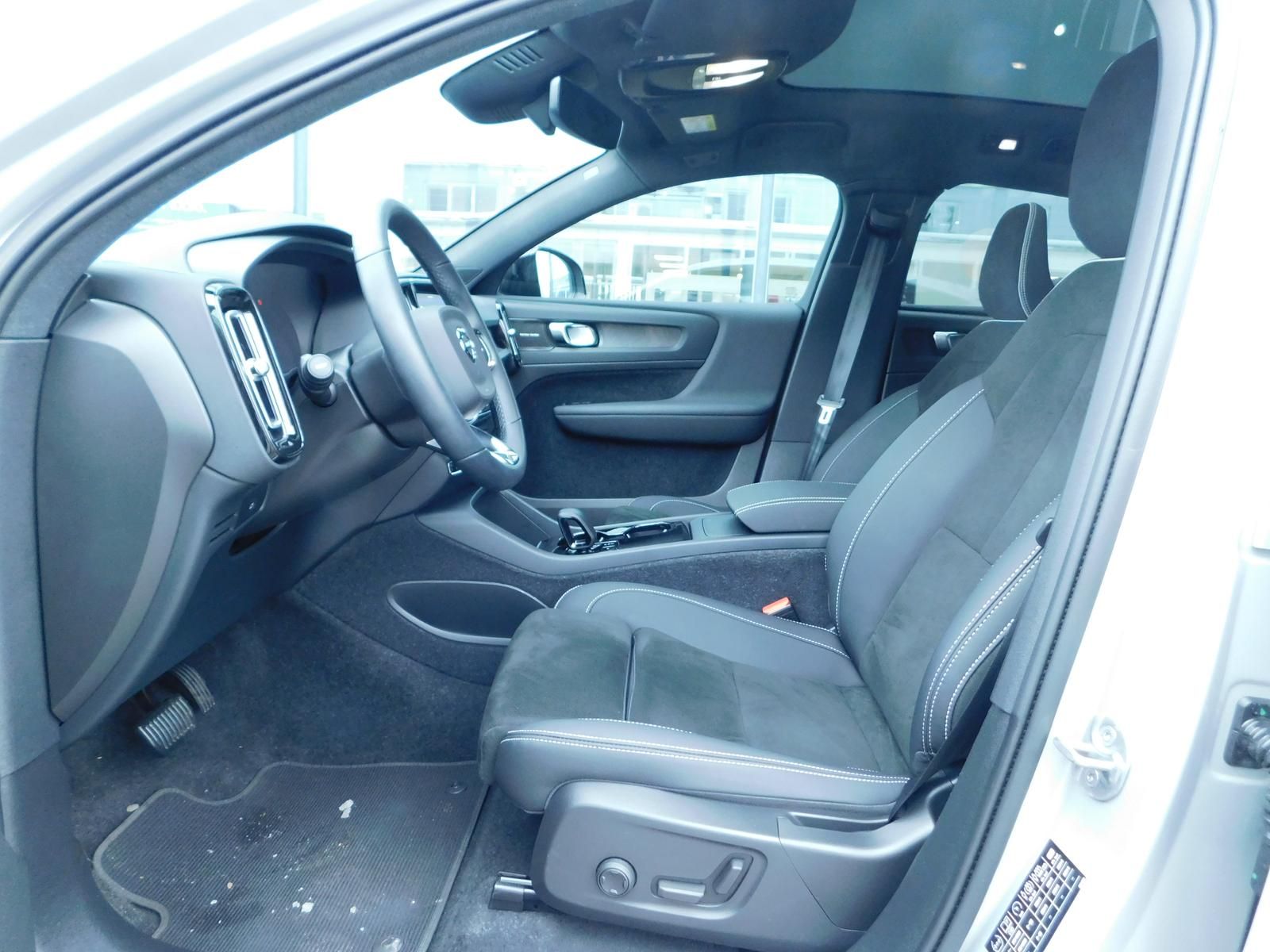 Fahrzeugabbildung Volvo C40 Recharge Twin Motor Ultimate AWD