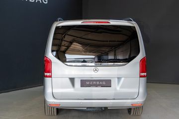 Mercedes V 220 - 4