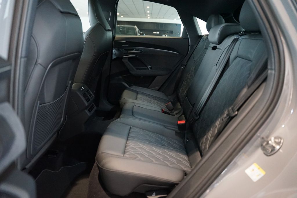 AUDI SQ5 Sportback TFSI | Pano | Carbon | Tech pro AUDI SQ5 Sportback TFSI | Pano | Carbon | Tech pro