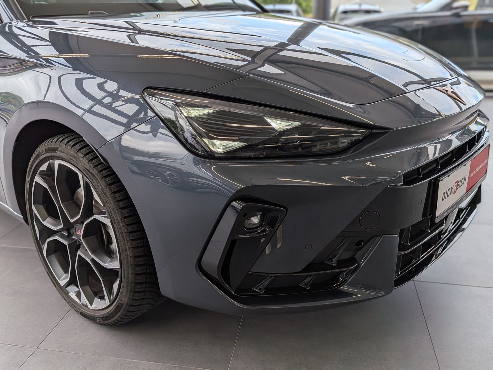 Fahrzeugabbildung CUPRA Leon 1.5 eTSI Dynamic-Edge-Paket Pano Cam AHK 18