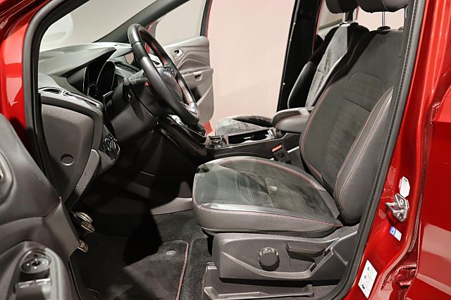 Kuga 1.5 EcoBoost ST-Line AHK SHZ KAMERA Tempoma