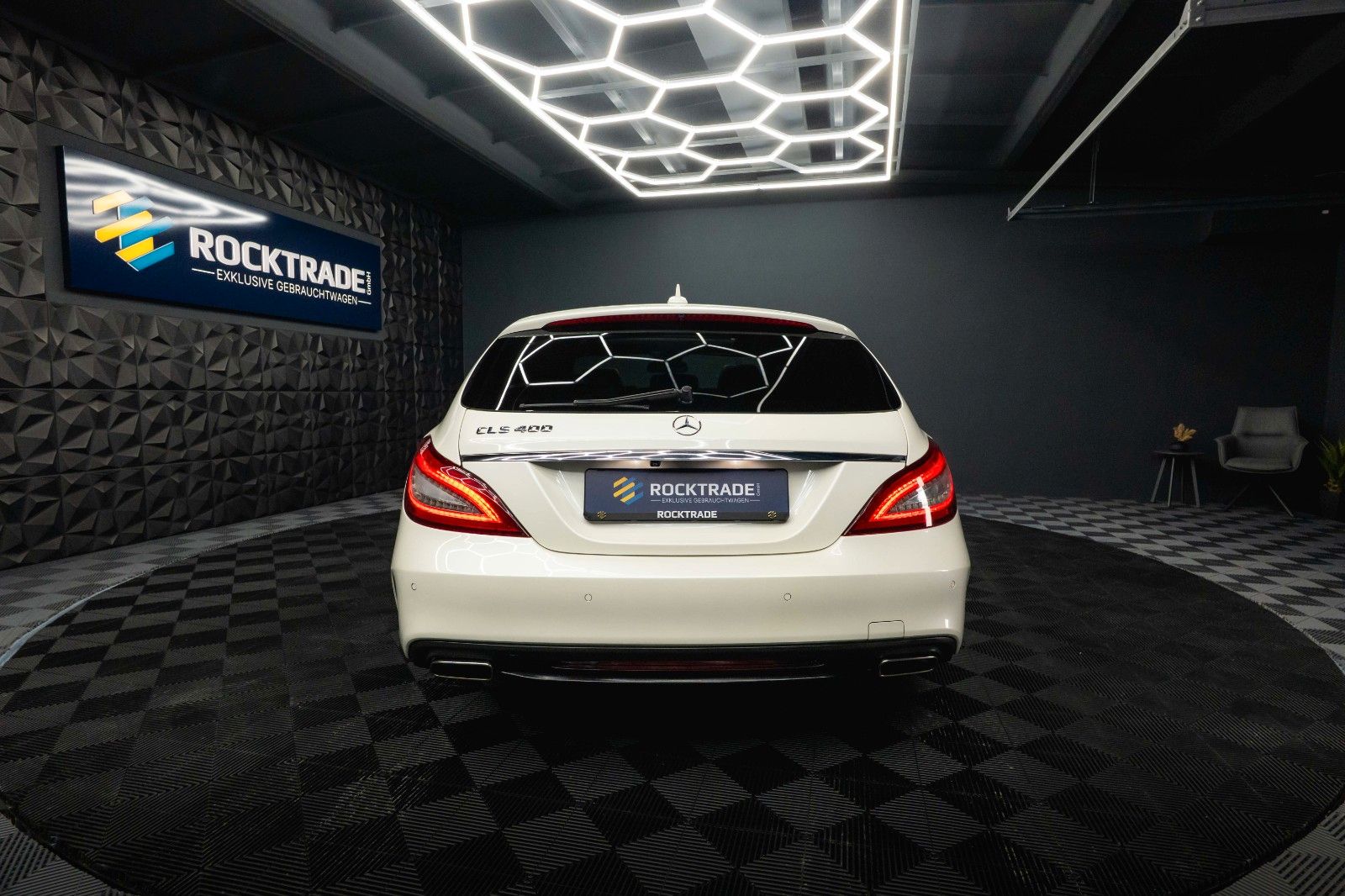 Fahrzeugabbildung Mercedes-Benz CLS 400 Shooting Brake AMG Night-Paket Designo