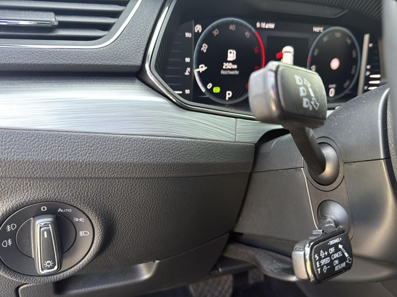 Fahrzeugabbildung SKODA Superb Combi / 1 Hd. unfallfrei