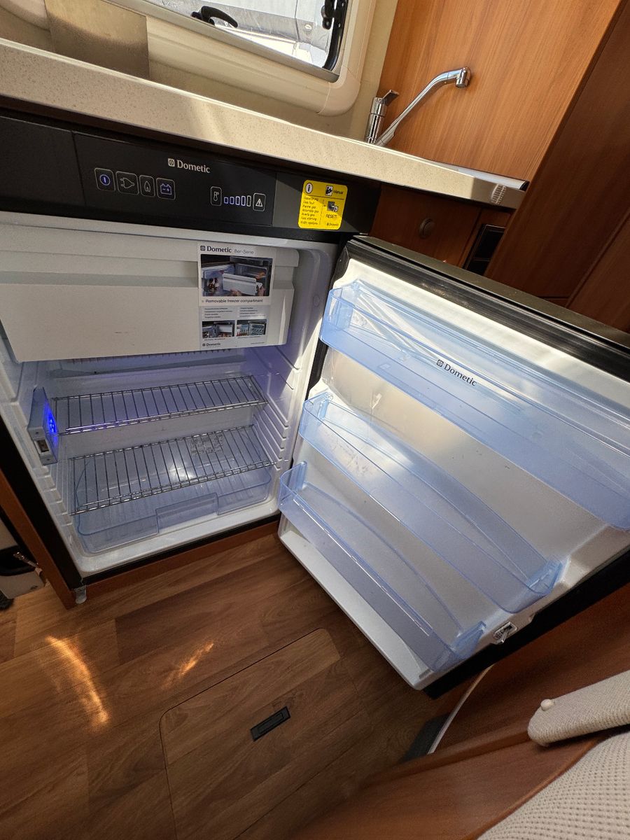 Fahrzeugabbildung HYMER / ERIBA / HYMERCAR EXSIS-T 474 EB FIAT DUCATO 1.HAND SAT TV MARKISE