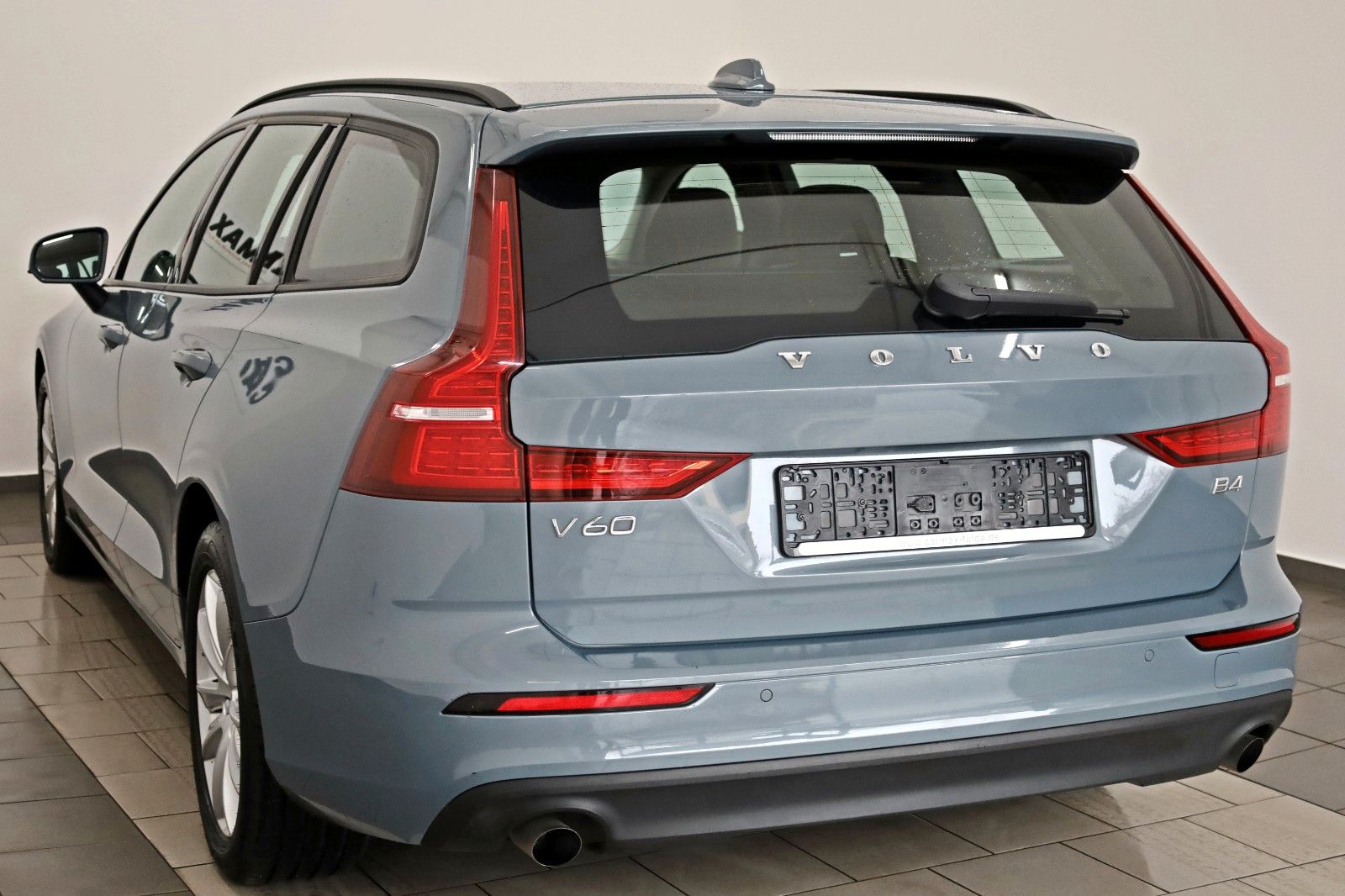 Fahrzeugabbildung Volvo V60 B4 D Momentum Core, Navi,LED,Carplay,DAB