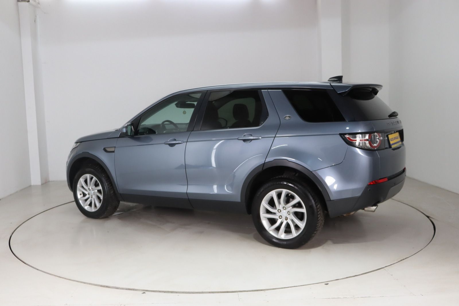 Fahrzeugabbildung Land Rover Discovery Sport 2.0 TD4 SE AWD