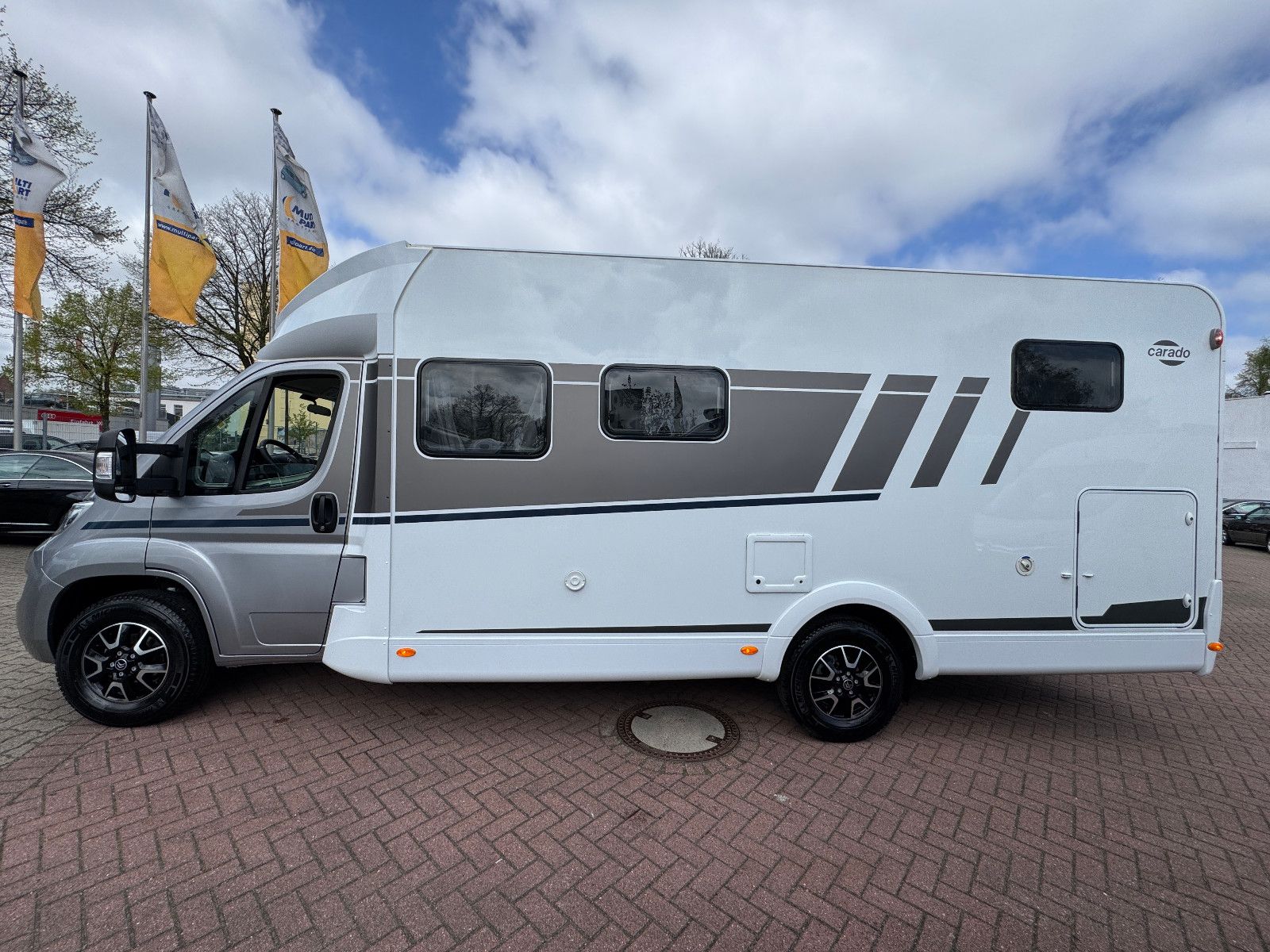 Fahrzeugabbildung Carado T 457 Pro + HYDRAULISCHE HUBSTÜTZEN LUFTFEDERUNG