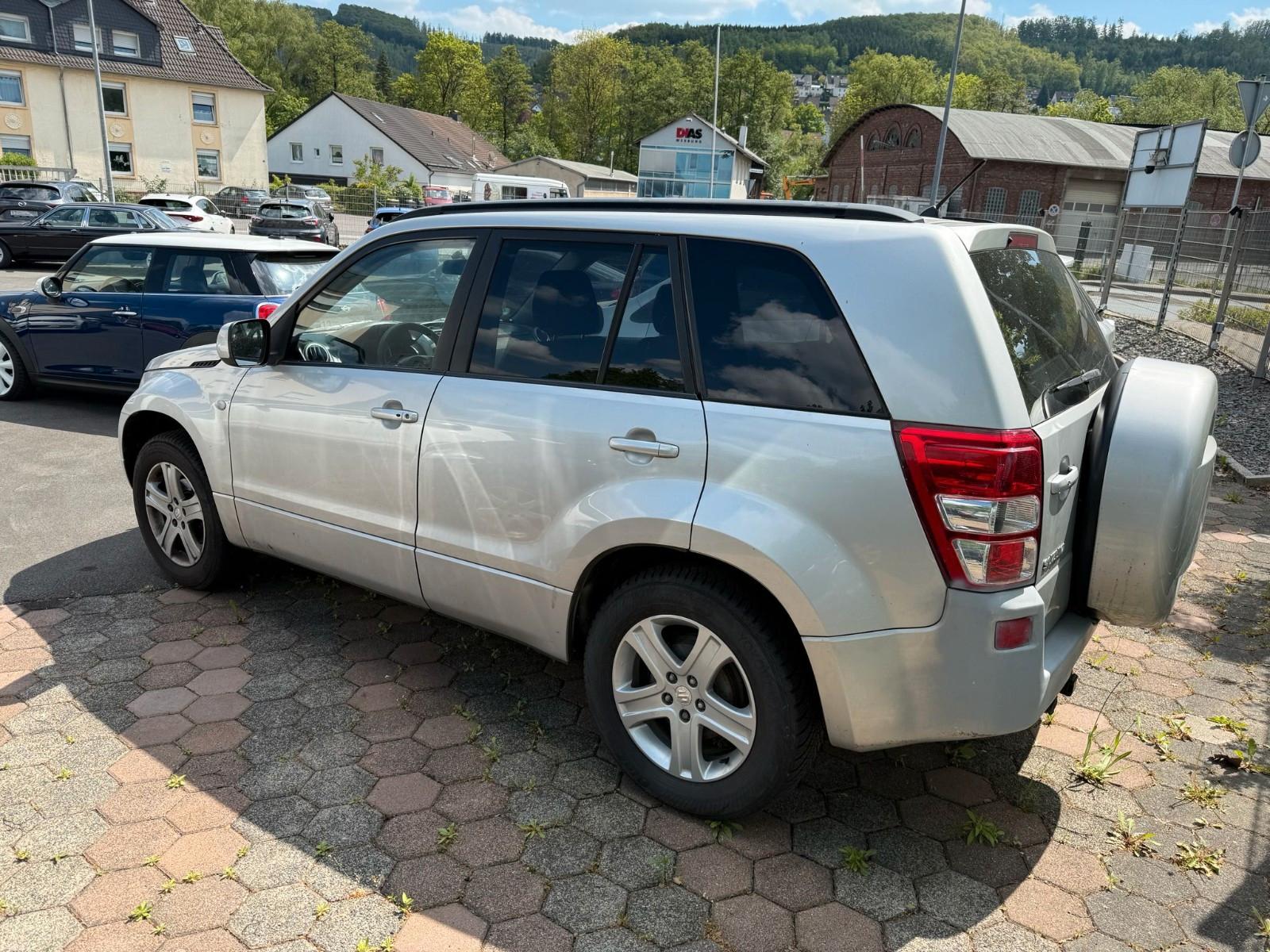 Suzuki Grand Vitara 2.0 Comfort Allrad TÜV 03.28
