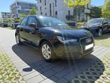 Audi A1 1.4 TFSI Attraction Sportback Attraction - Audi A1: Schiebedach