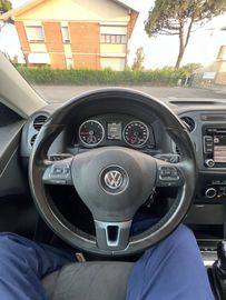 Volkswagen Tiguan - 12