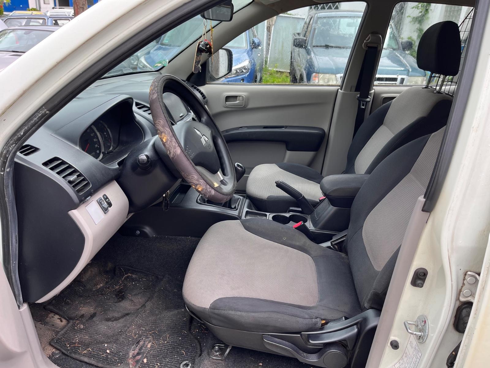 Mitsubishi L200 Inform Doppelkabine 2WD