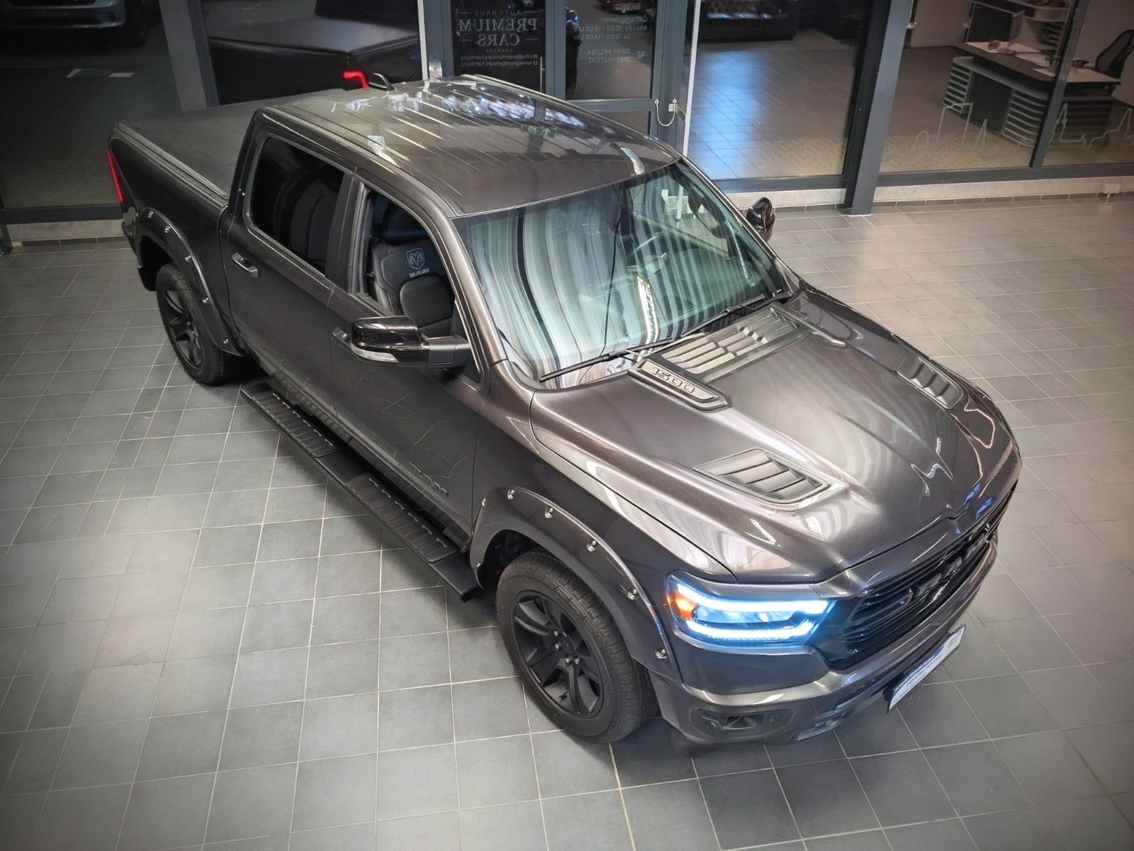 Dodge RAM 1500 Offroad,NightPacket, HEMI V8 12ZollTv imagem 3