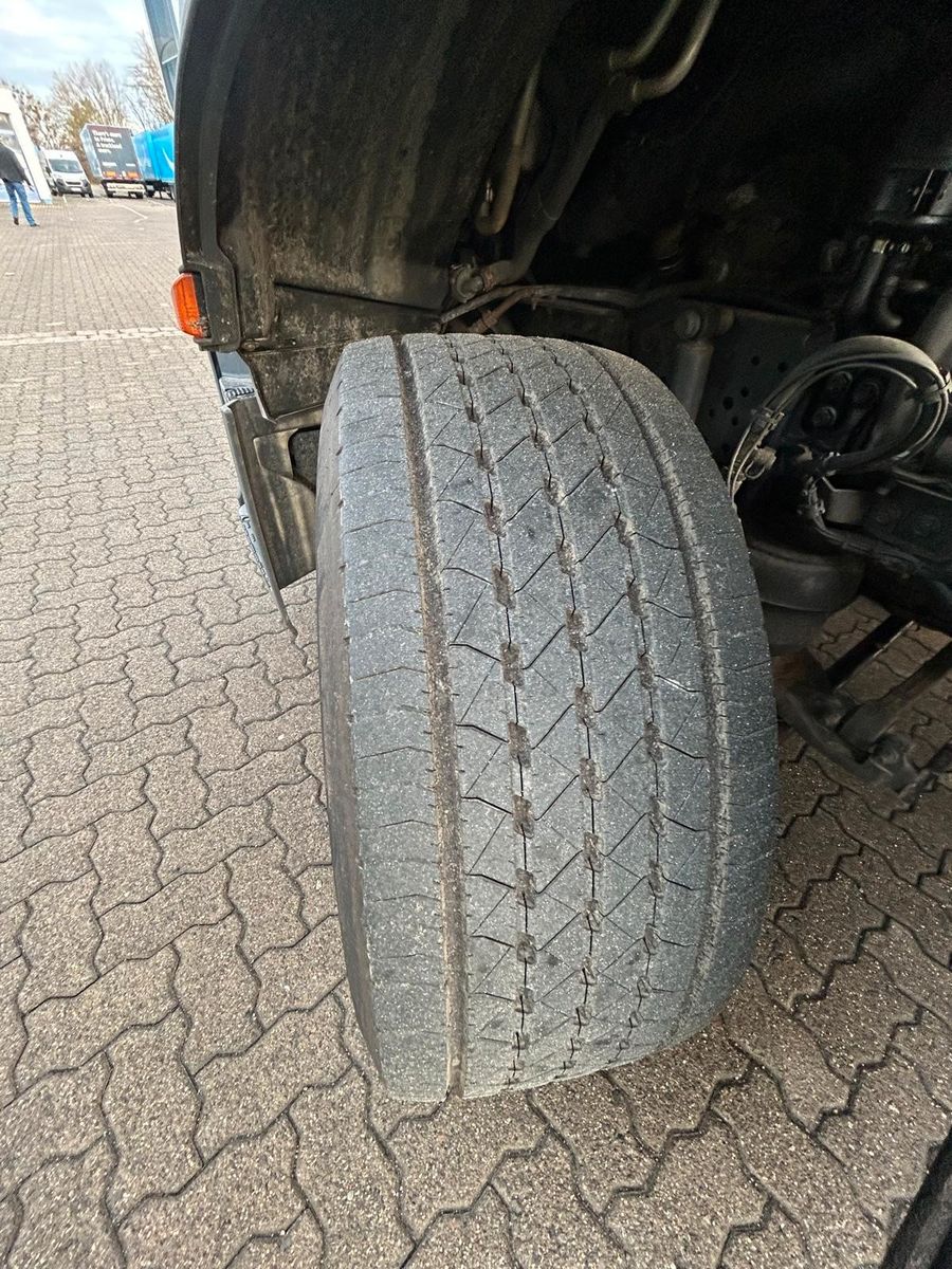 Fahrzeugabbildung Mercedes-Benz 1840 L Antos mit 2-Achs Kühlauflieger