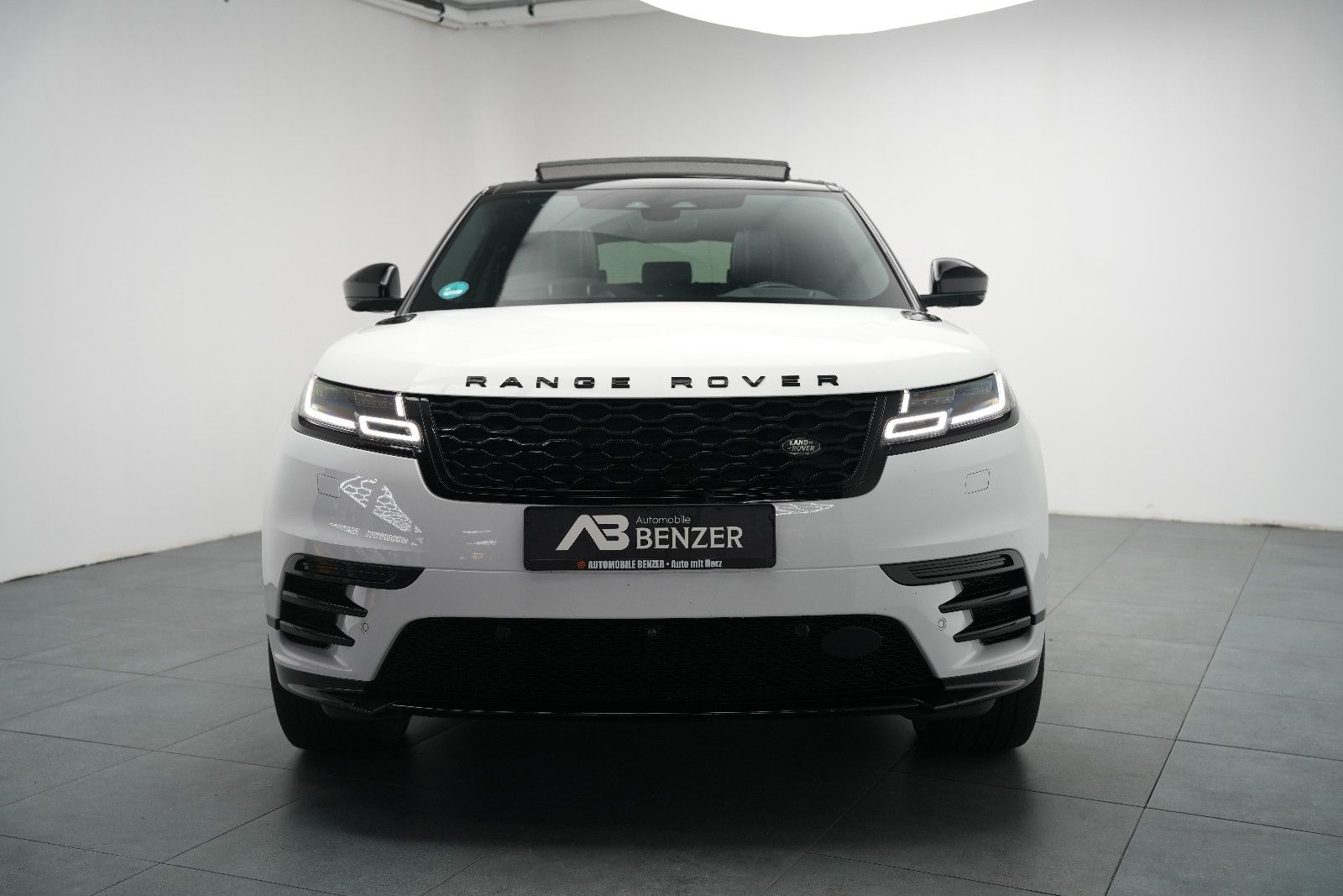 Fahrzeugabbildung Land Rover Range Rover Velar R-Dynamic SE*Pano*HUD*Meridian