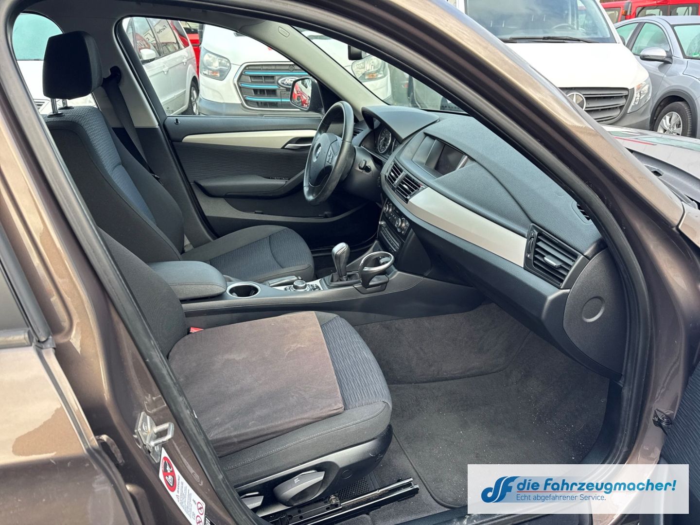 Fahrzeugabbildung BMW X1 18i sDrive Navi Klimaautom *MOTORSCHADEN