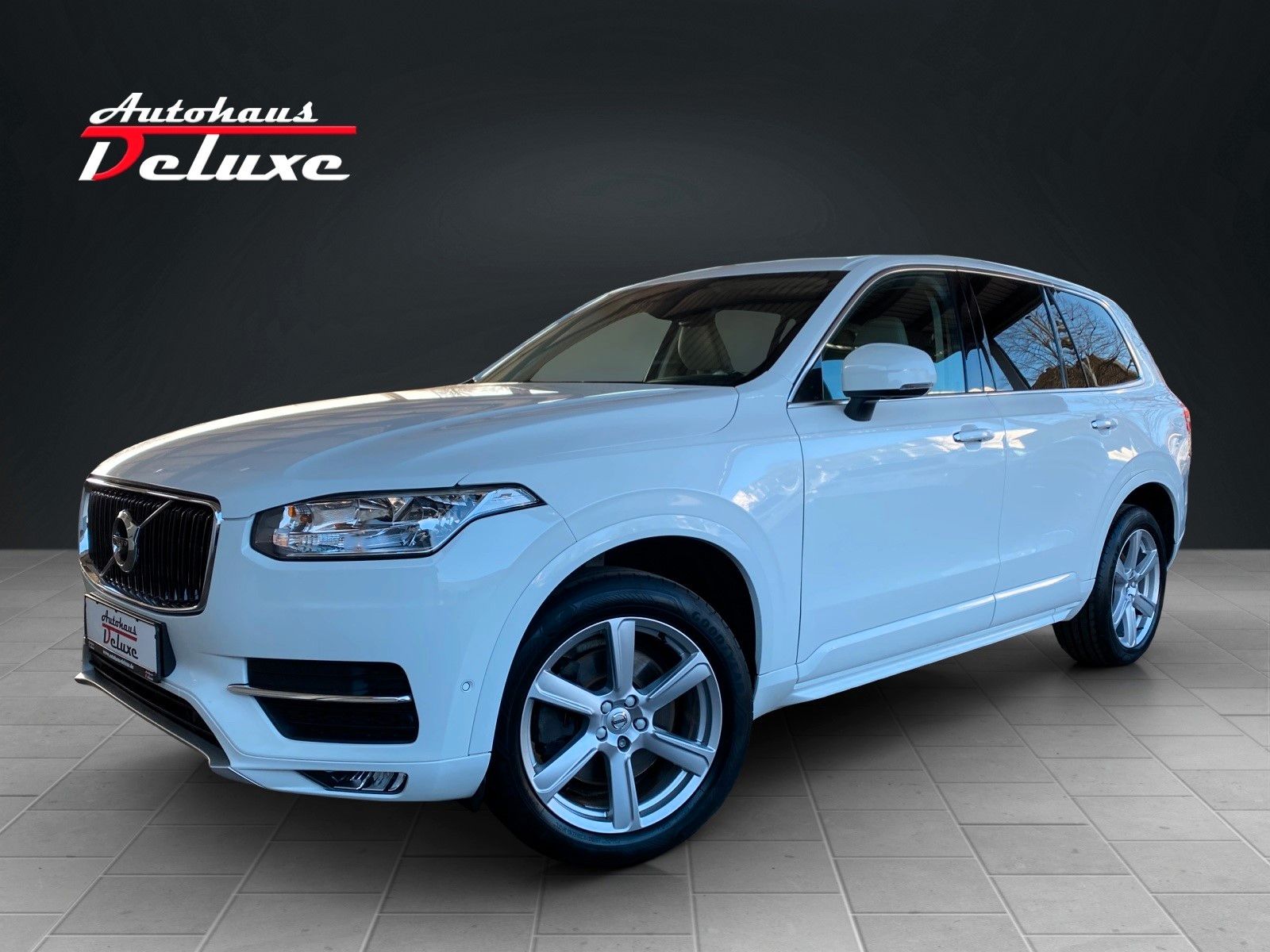 Volvo XC 90 D5 AWD MOMENTUM NAVI-360°KAMERA-7-SITZER