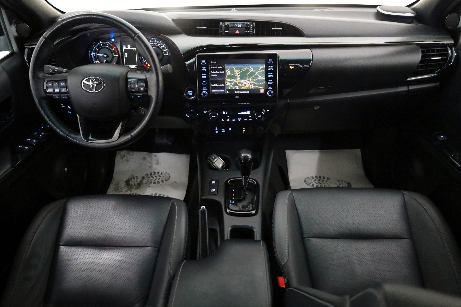 Fahrzeugabbildung Toyota Hilux 2.8 D-4D Invincible 4WD, ACC,JBL Sound,AHK