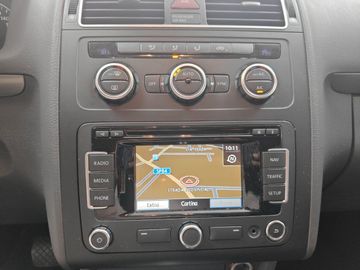 Volkswagen Touran - 4