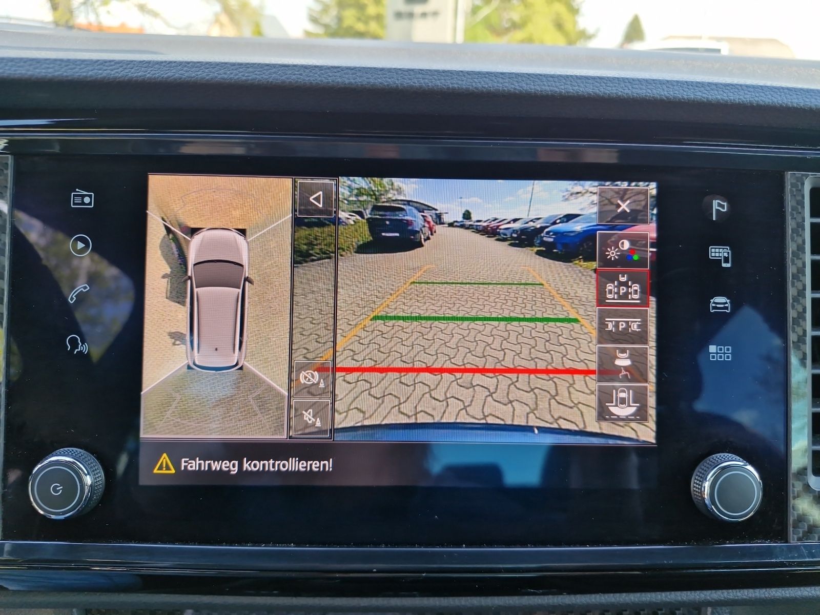 Fahrzeugabbildung SEAT Ateca Basis 4Drive 2.0 TSI DSG ACC KAMERA LED