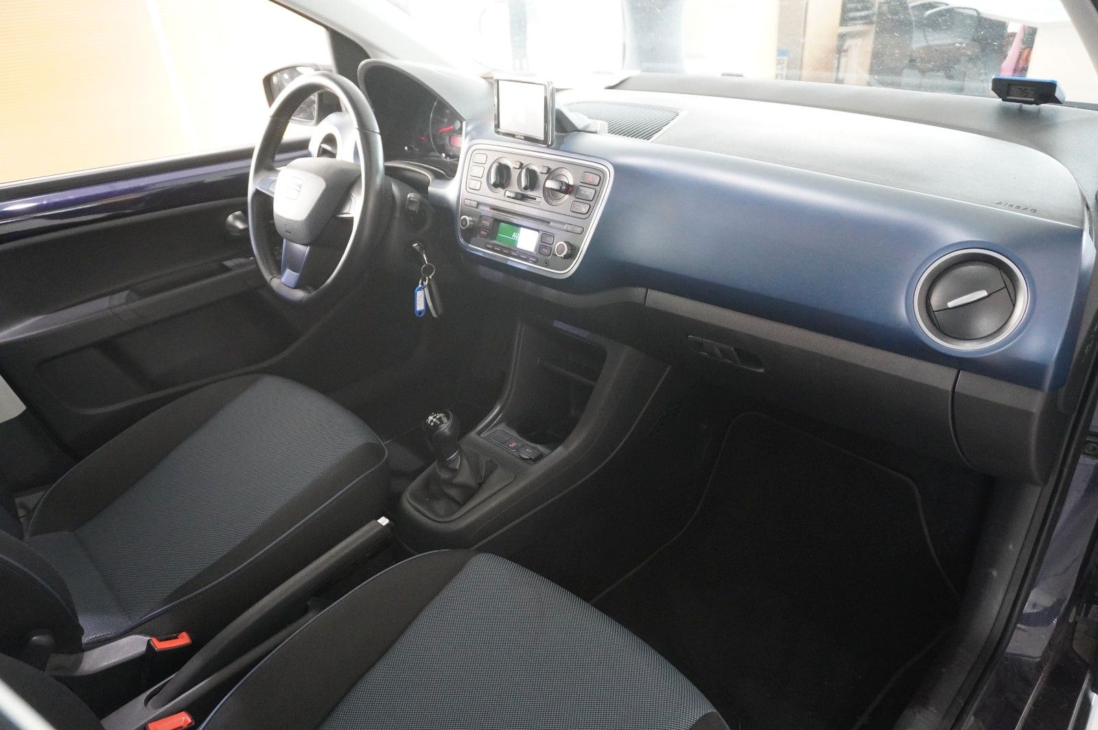 Fahrzeugabbildung SEAT Mii 1.0 CONNECT 5-TÜR NAVI/SPORT/SHZ/PANO./PDC