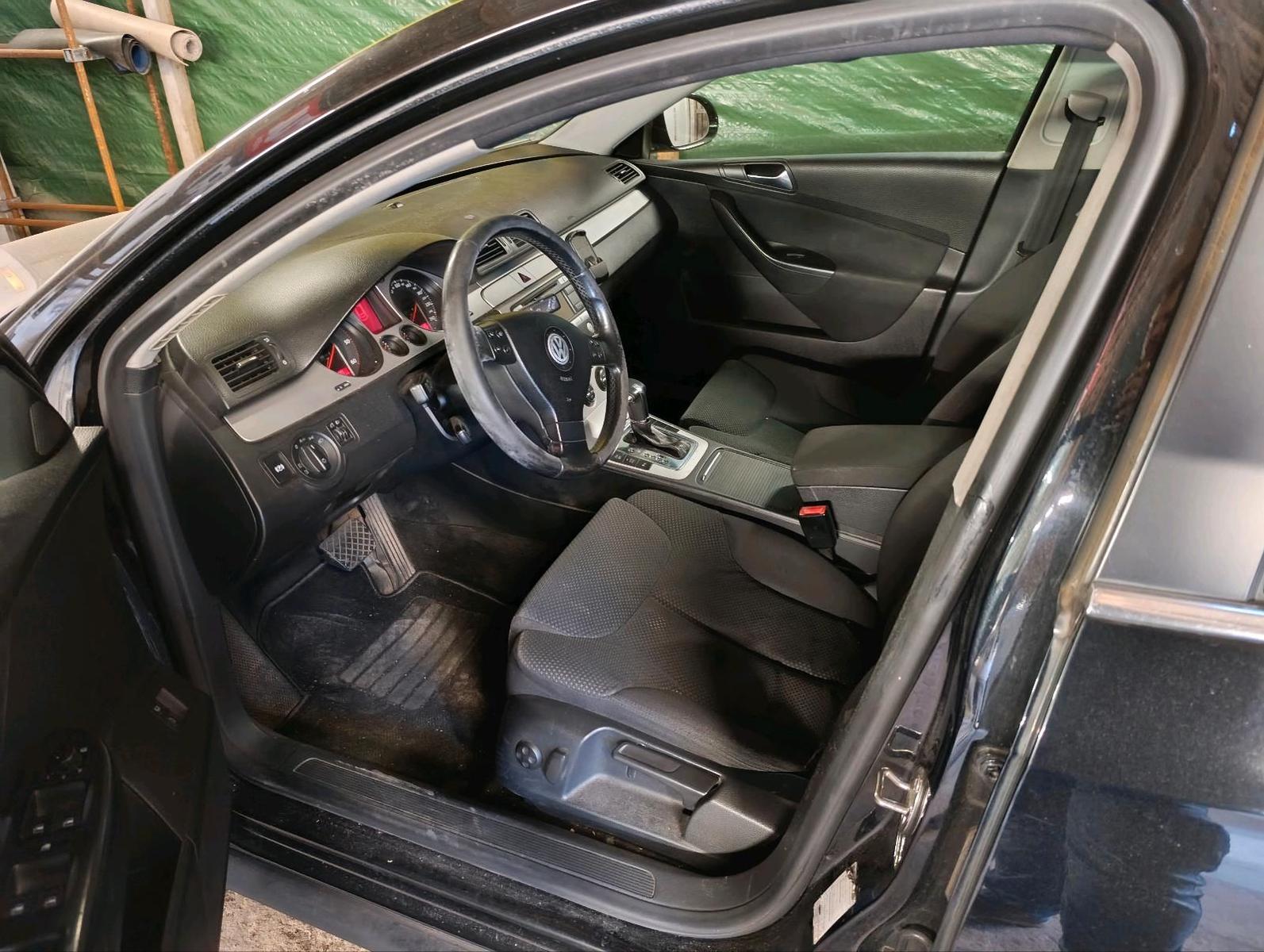 Volkswagen Passat 2007 — interior