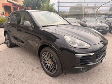 Porsche Cayenne - 3
