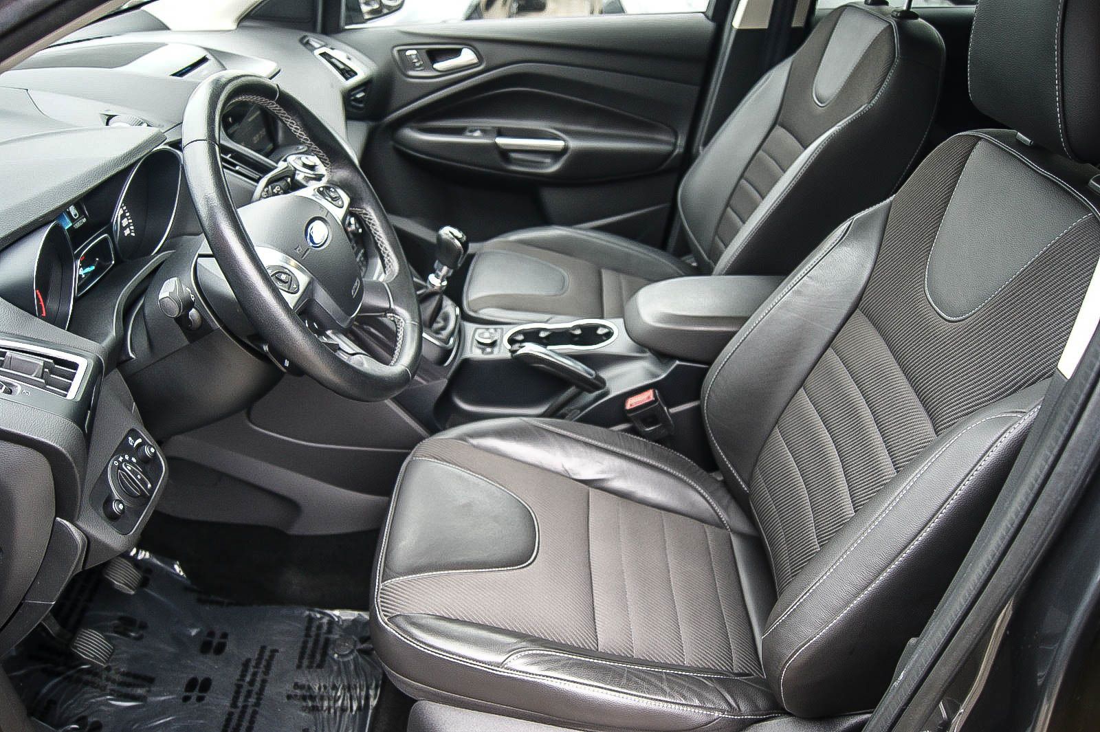 Fahrzeugabbildung Ford Kuga 1.5EcoBoost Individual XENON NAVIGATION 1HD