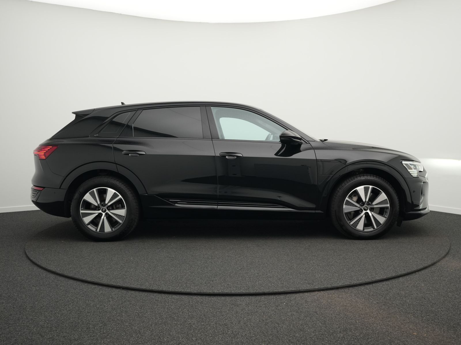 Audi Q8 e-tron - Bild 12