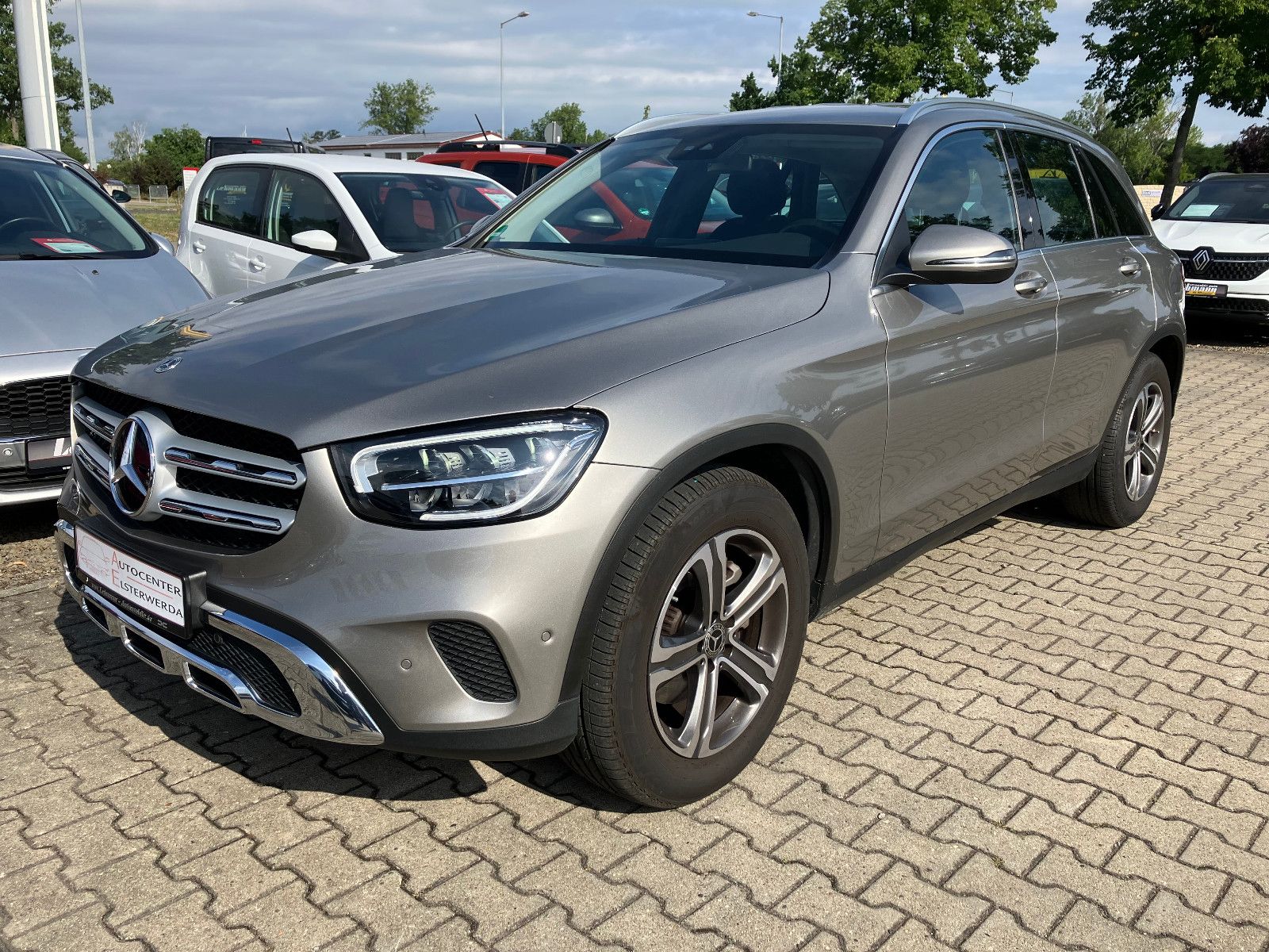 Mercedes Mercedes-Benz GLC 200 4Matic AHK schwenkbar