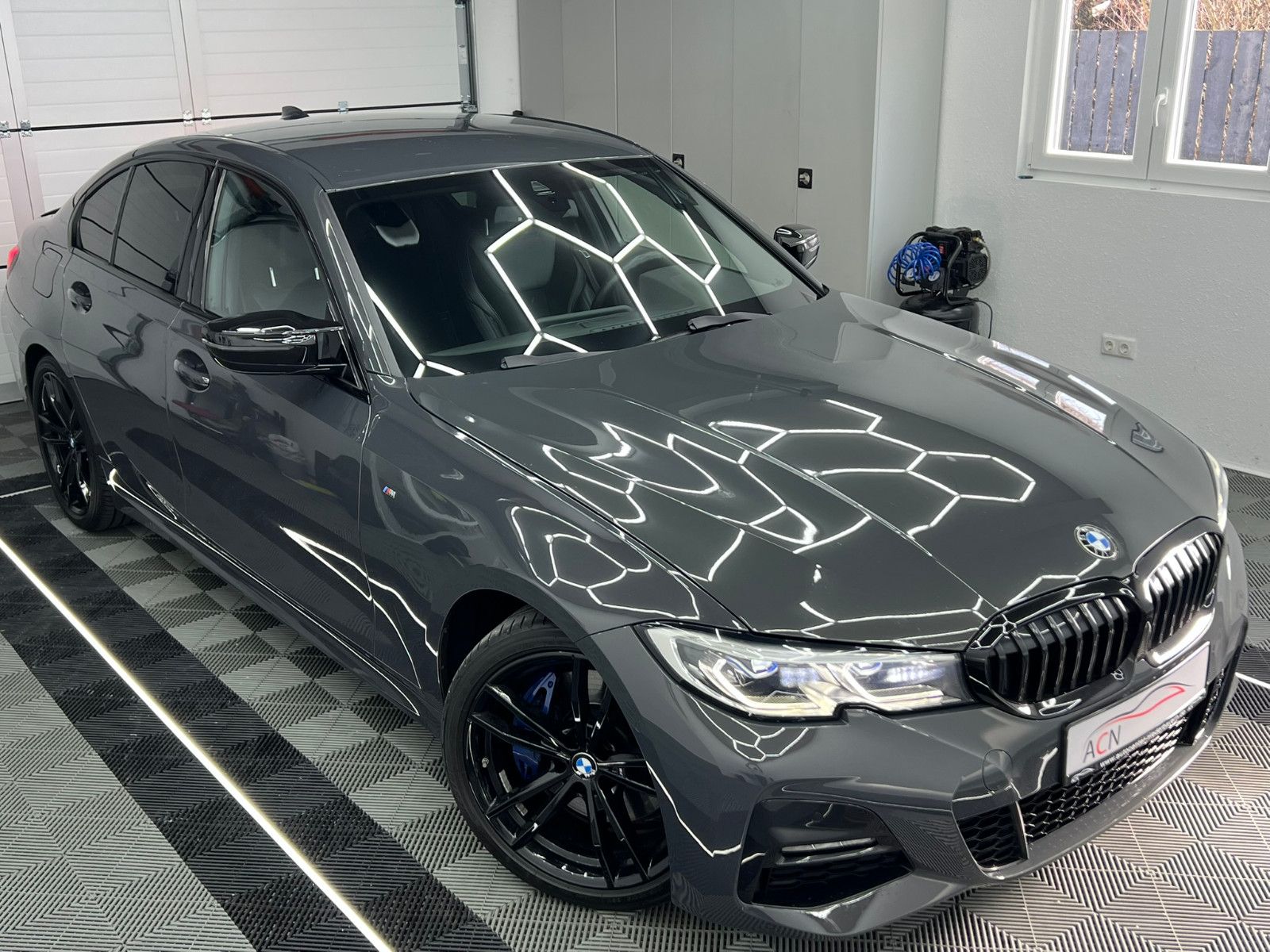 Fahrzeugabbildung BMW 330 i M SPORT PAKET/AMBI/LASER/DRAVITGRAU/DE FZG