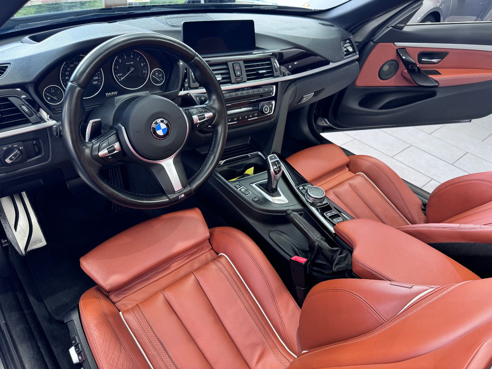 Fahrzeugabbildung BMW 435i xDrive M-SPORT*INIDIVIDUAL*AUTOMATI*HEAD-UP