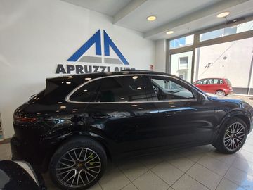 Porsche Cayenne - 5
