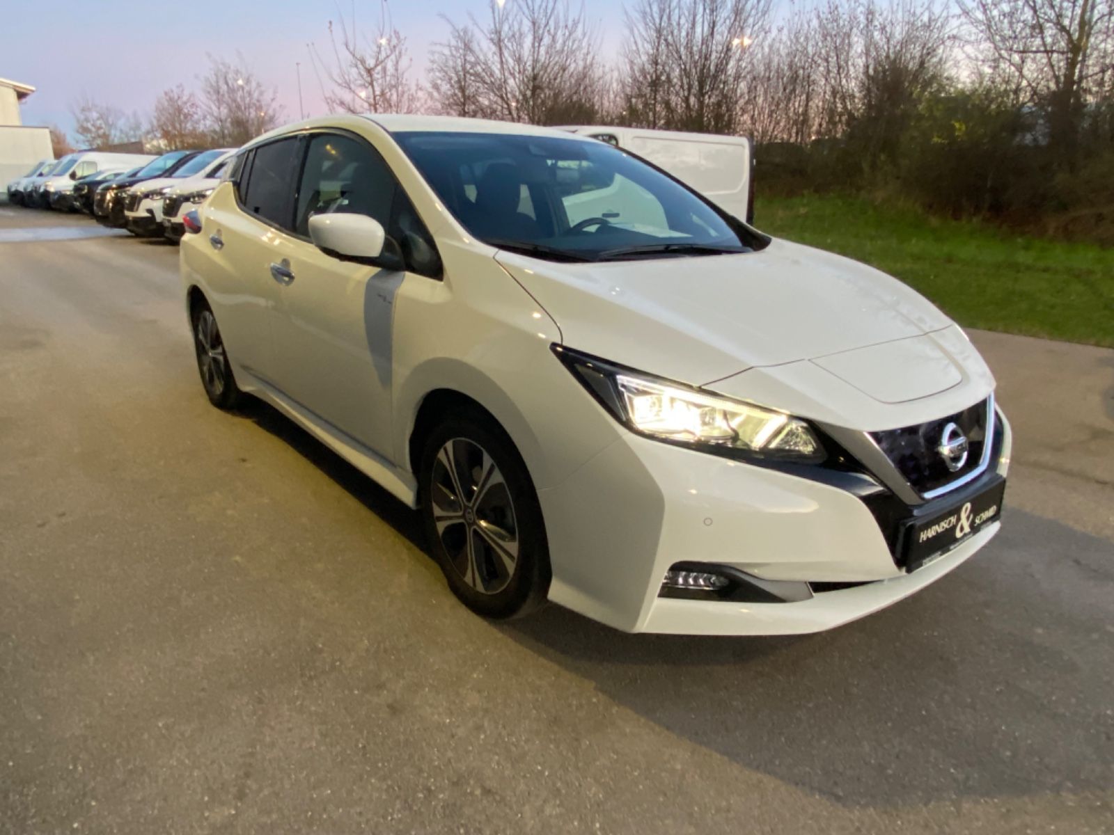 Fahrzeugabbildung Nissan Leaf N-Connecta - 360°Kamera, Klimaautom.;SOH97%