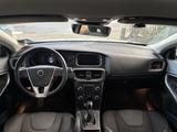 Volvo V40 T2 Momentum *Businesspaket - Volvo V40 Limousine Momentum mit Benzin-Antrieb